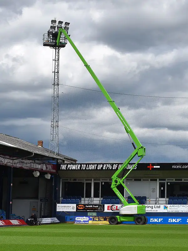 Niftylift HR28 Rough Terrain Articulating Boom Lift - Hybrid - Image 4