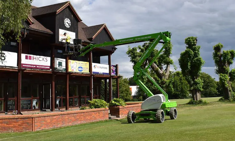 Star Platforms Provide a Niftylift Articulating Boom Lift to Hemel Hempstead Town Cricket Club