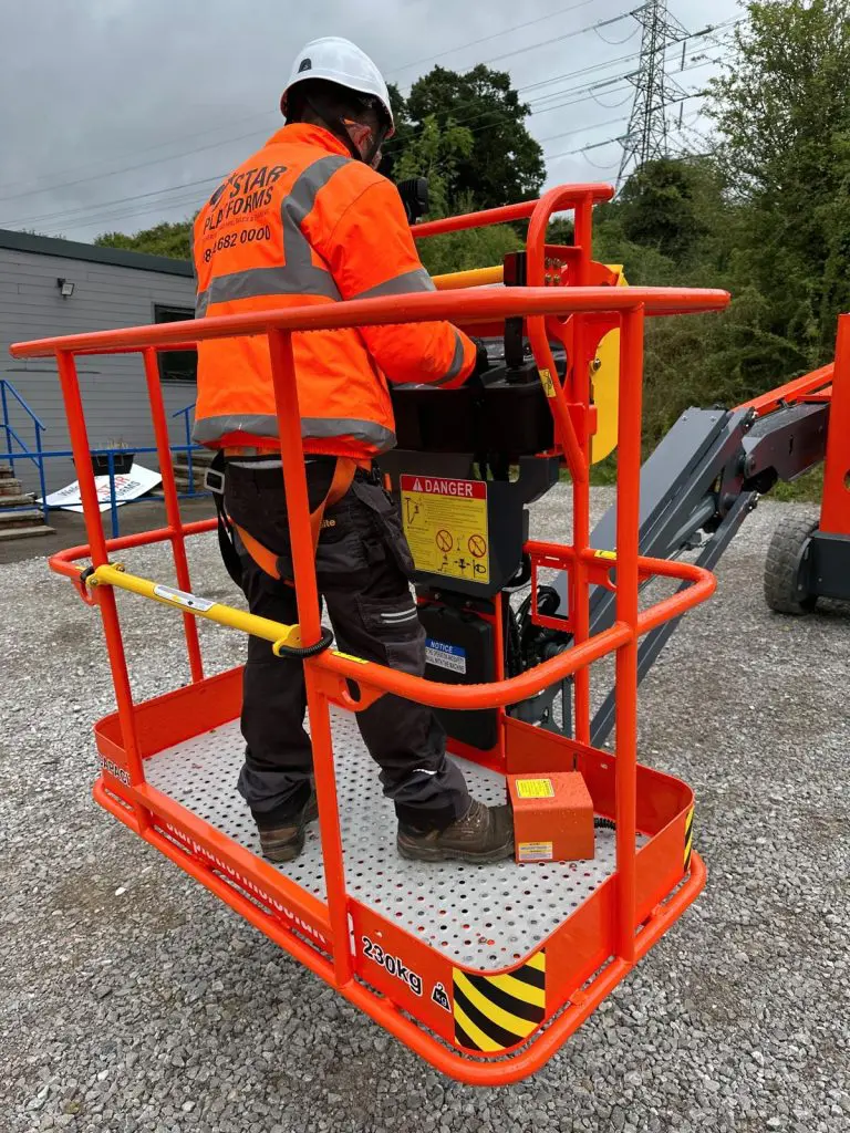 operator conducting a LOLER inspection operator conducting a LOLER inspection